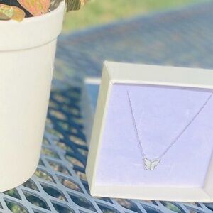 Elegant Sterling Silver and mother-of-pearl necklace